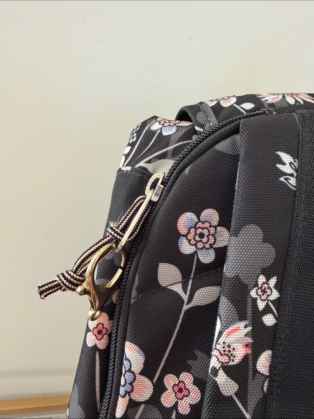 Vera Bradley Lighten Up DayTripper Backpack Hollander Bouquet - Picture 6 of 15